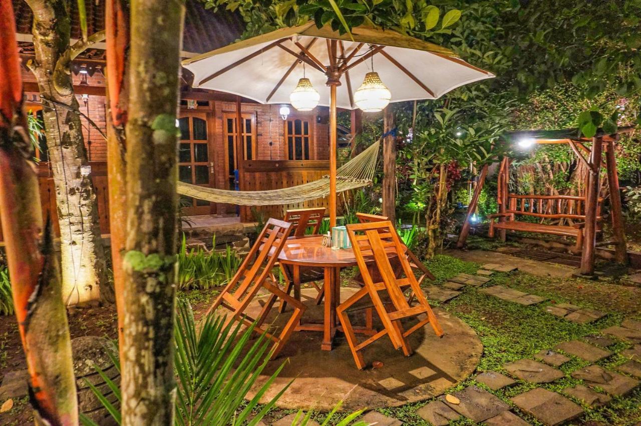 The Wisma Pulau Merah Pasanggaran المظهر الخارجي الصورة